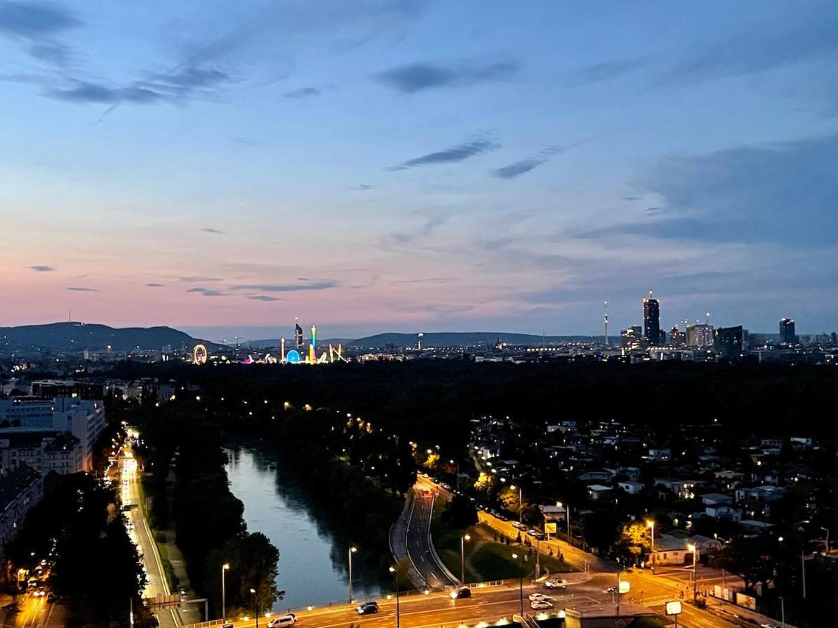 Triiiple Level 20 - Sonnenwohnen Apartment Mit Parkplatz Und Fantastischem Ausblick Wiedeń Zewnętrze zdjęcie